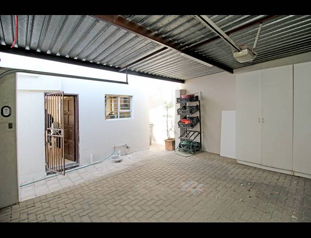 2 BEDROOM HOUSE FOR SALE IN SUNNINGHILL